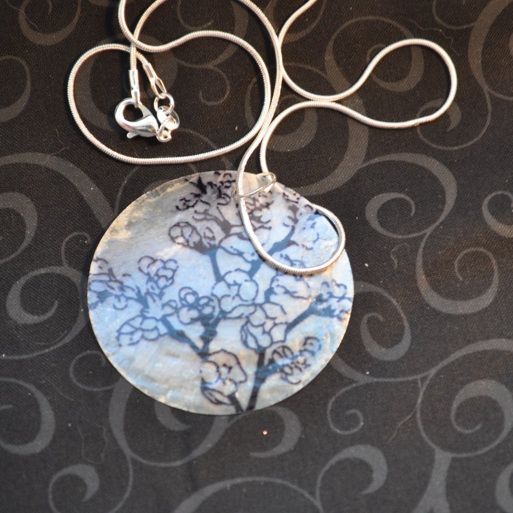Capiz Shell Focal Pendant 50mm Blossom Black & White 925 Necklace (W5012)
